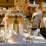Cresta Sun Hotel
